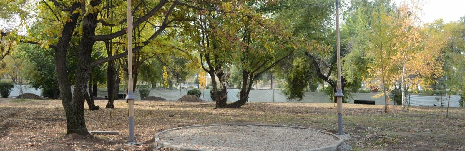 Переложить плитку и постелить газон обещают в парке «Дружбы» в Алматы