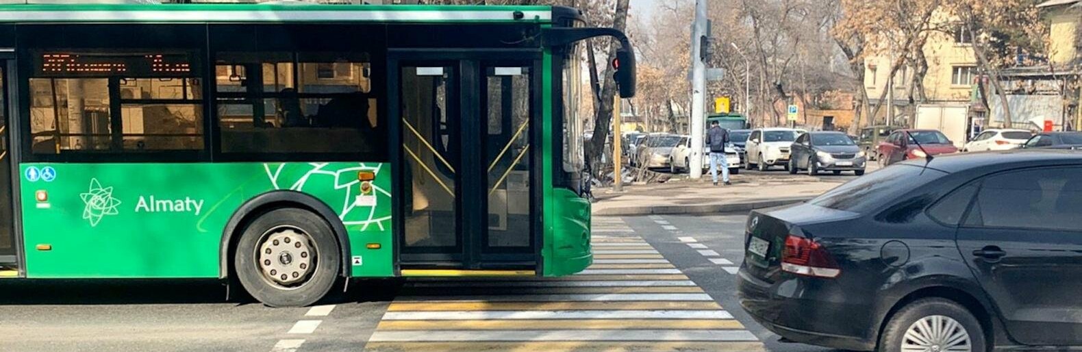 На двух автобусных маршрутах в Алматы заменяют автобусы